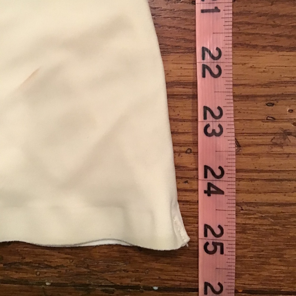💚3/$25 Medium size white fat free slimming tank top - Picture 6 of 6